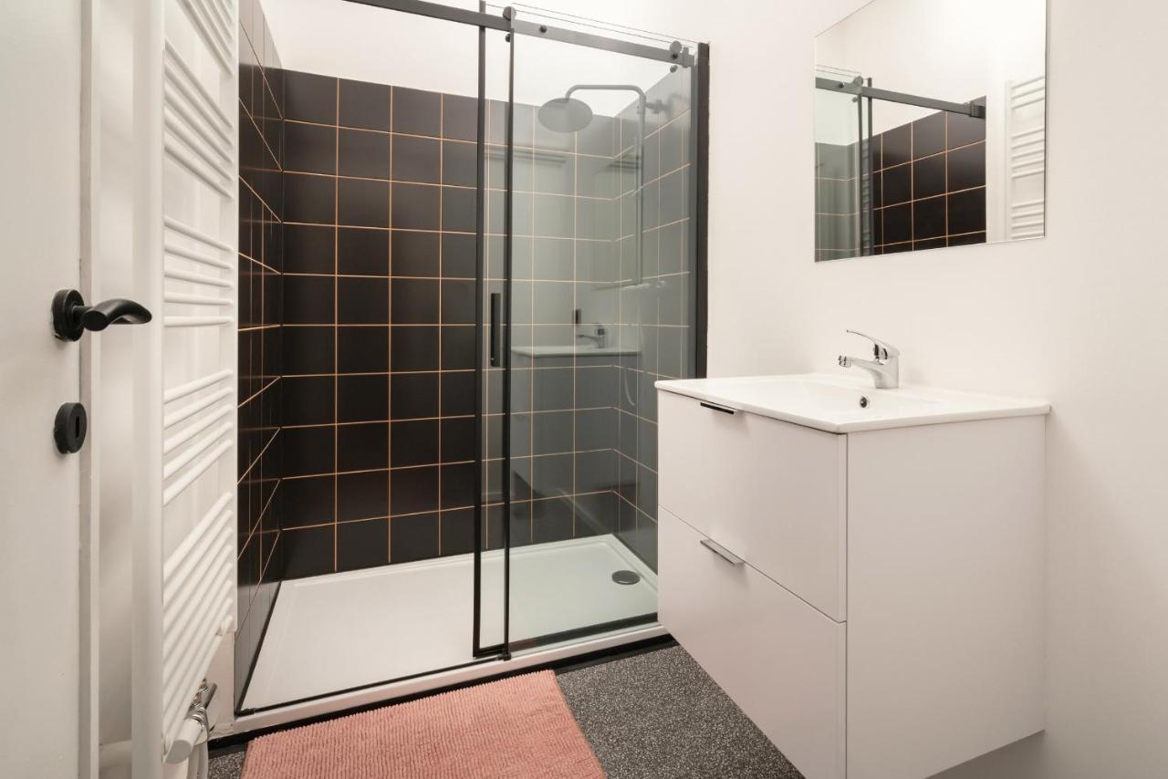 Charming And Spacious Center *