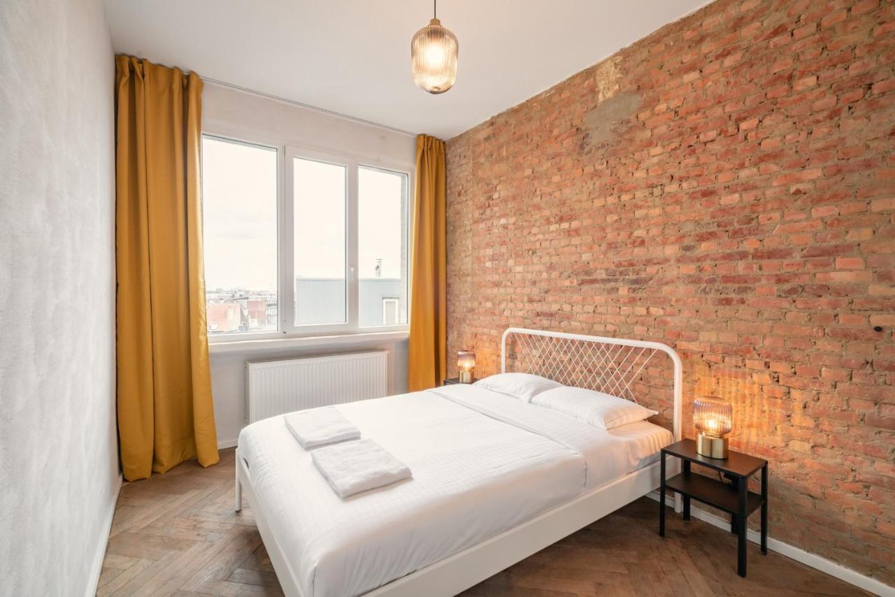 Charming And Spacious Center